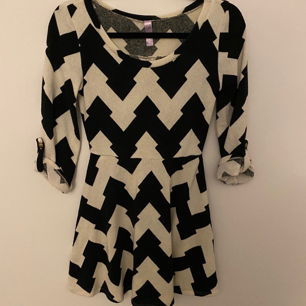 Black and white Chevron print mini dress